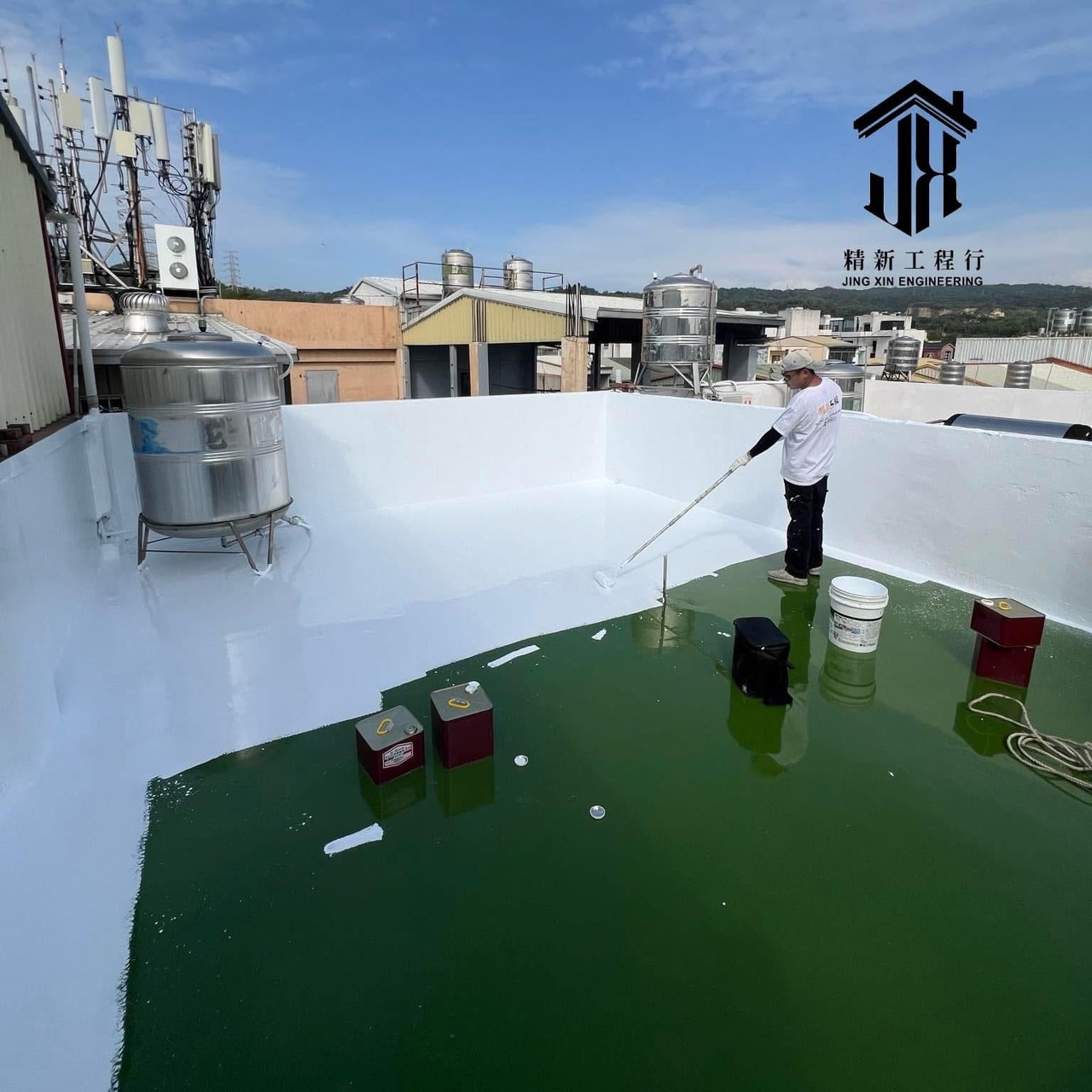 員林頂樓PU防水施作，表層使用白色隔熱漆降低熱能